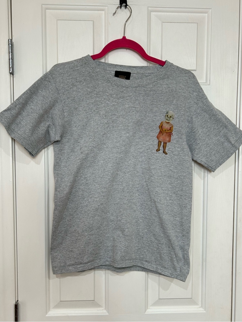 Immersive Frida Kahlo Graphic T-Shirt Gray Short Sleeve Art Exhibition Merch SM